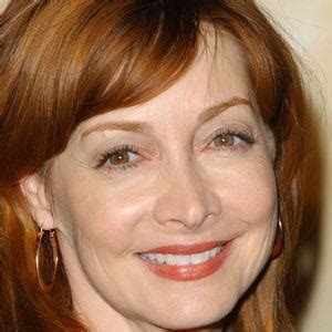 Sharon Lawrence - Age, Family, Bio | Famous Birthdays