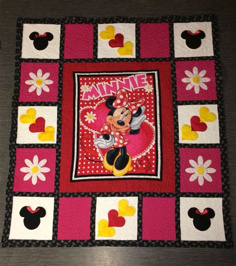 Minnie Mouse Quilt Red And Pink Quilting Patterns Quilting Ideas