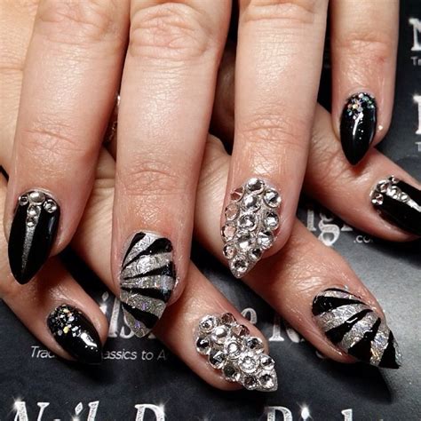 15 Fascinating Crystal Nails