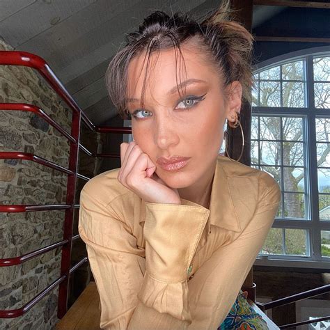 Bella Hadid Revel Los S Ntomas Que Padece Por La Enfermedad De Lyme