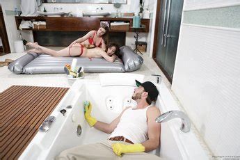 Alex More Joins A Babe For A Massage And Threesome 15 Photos