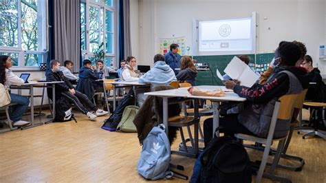 Weitere Bundesländer lockern Maskenpflicht in Schulen