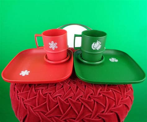 S S Vintage Retro Red Green Christmas Holiday Plastic