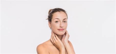 Faça um Lifting facial 100 caseiro muito eficaz usando apenas 1 limão