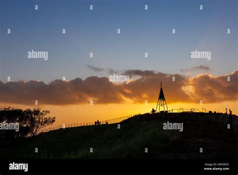 Sunrise Silhouettes over Mount Eden Viewpoint Stock Photo - Alamy