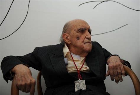 L architecte Oscar Niemeyer hospitalisé à Rio pour une grippe