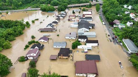 Good Samaritan Saves 98 Year Old Woman From Floodwaters Youtube