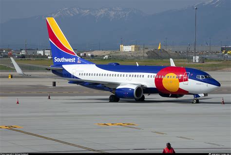 N Wn Southwest Airlines Boeing H Wl Photo By Michael Rodeback