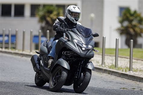 Yamaha Tricity 300 Na cidade e mais além