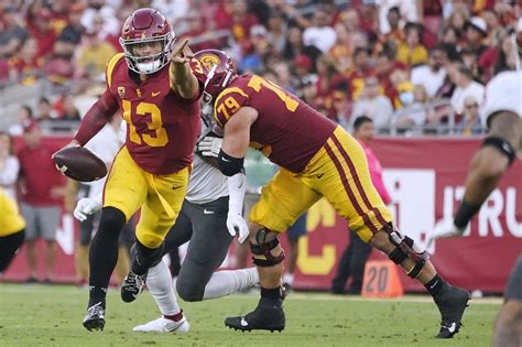 Usc Defense Clamps Down As No 6 Trojans Beat Washington State