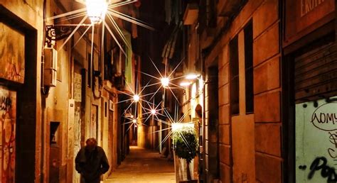 Free Night Tour In The Gothic Quarter Barcelona Freetour