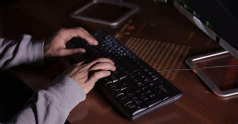 Teenage Boy Who Posed As Women Offering Sex Online Conned RM9 700 Out Of 16 Men