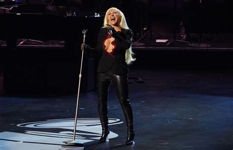 Bad Bunny Farruko Y Karol G Arrasaron En Los Premios Billboard A La M Sica Latina Infobae