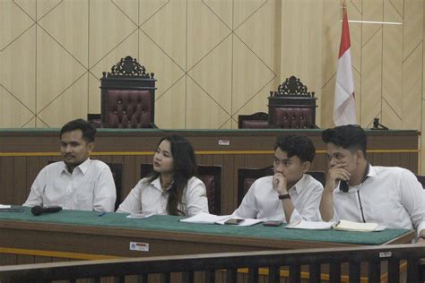 Penghitungan Suara Pasangan Calon Ketua Dan Wakil Ketua Bem Dan Calon