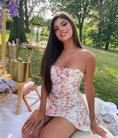 Picture Of Rosana Hernandez