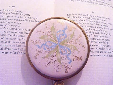 Antiques Atlas Vintage Powder Compact