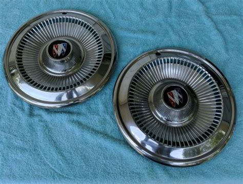 Pair Of Vintage Buick 14 Hubcaps Skylark Apollo Hubcaps Ebay