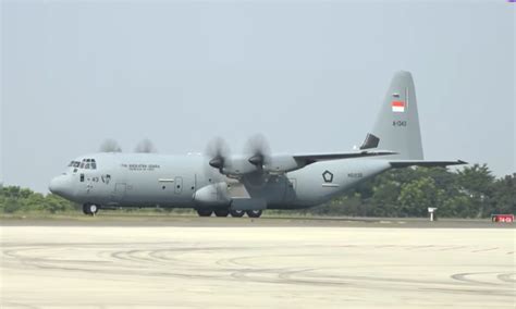 Pesawat C 130J 30 Super Hercules A 1343 Tiba Di Lanud Halim Perdanakusuma