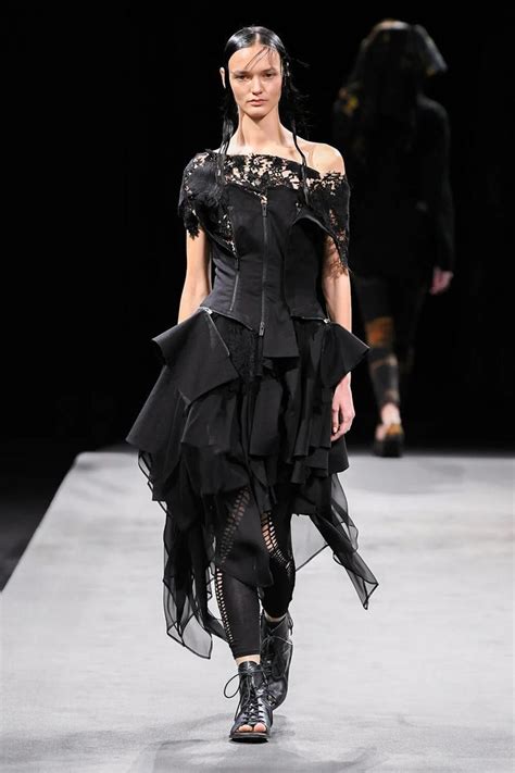 Yohji Yamamoto Spring Summer 2023 Paris Fashion Week