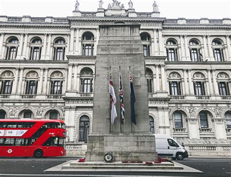 London Travel Guide - Top 12 Ways to SEE LONDON like Never Before