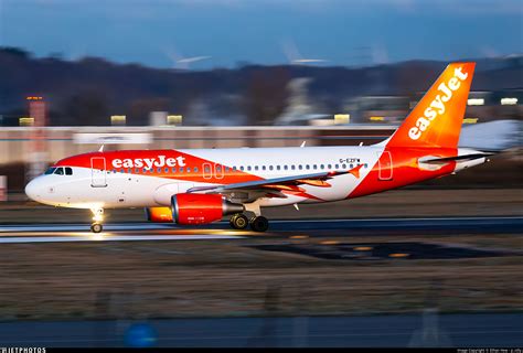 G EZFW Airbus A319 111 EasyJet Ethan Hew JetPhotos