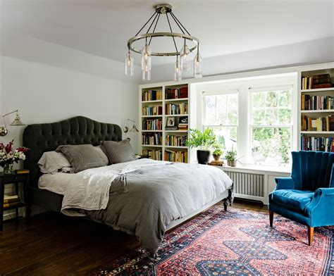 Mount Tabor Tudor Classique Chambre Portland Par The Works Houzz