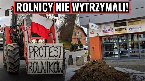 ROLNICY POSZLI NA CAŁOŚĆ OBORNIK I GNOJOWICA POD BIURAMI POLITYKÓW