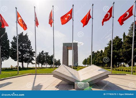 Das Denkmal Canakkale Märtyrer Ist Ein Kriegsdenkmal Das Den Service