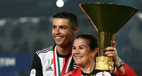 Dolores Aveiro Madre De Cristiano Ronaldo Sufre Derrame Cerebral