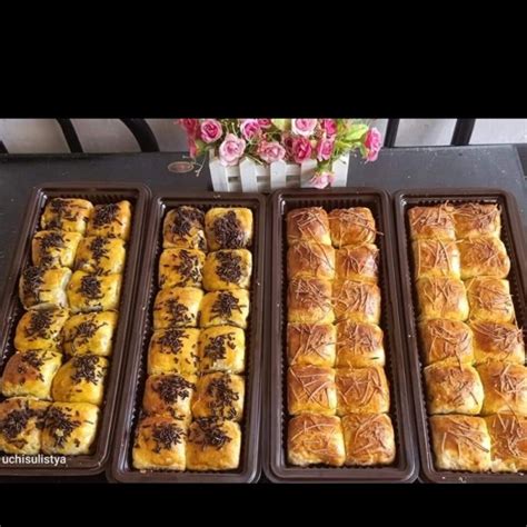 Jual Kue Bolen Molen Pisang Coklat Keju Tx If Shopee Indonesia