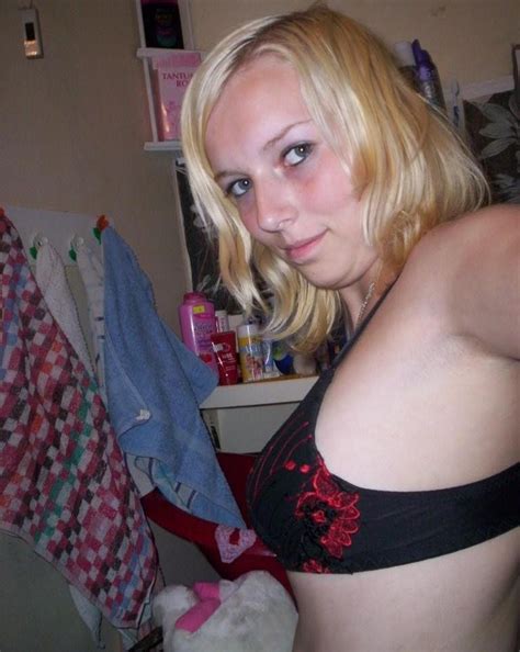 Pictures Of A Girl Next Door Showing Her Tits Porn Pictures XXX Photos Sex Images