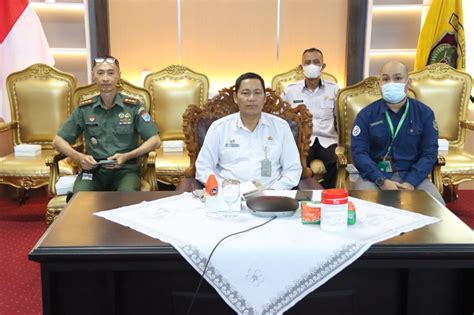 Sahli Gubernur Yuas Elko Hadiri Acara Launching Pemberian Penghargaan