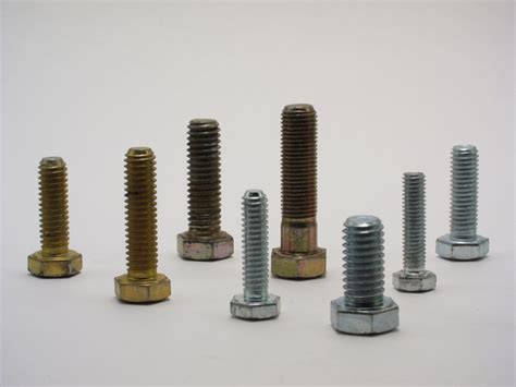 A Primer on Screw and Bolt Threads - Roundforge