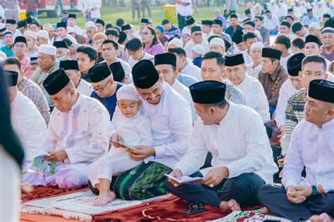 Sholat Idul Fitri Bobby Nasution Ingatkan Tetap Jaga Kesehatan