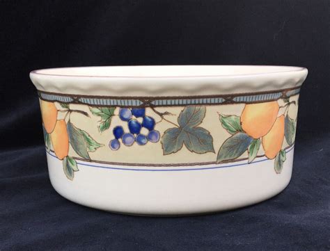 Mikasa Intaglio Garden Harvest Souffl Or Casserole In Excellent