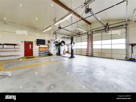 Modern residential garage interior Stock Photo - Alamy