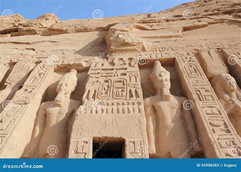 O Templo Pequeno De Nefertari Abu Simbel Egipto Imagem De Stock