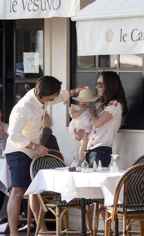 Tamara Ecclestone Bikini Leopardato A Dubai Foto Sportmediaset