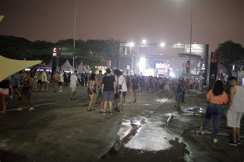 Mpb Do Bloco Do Silva Encerra Folia Para P Blico Reduzido Na Arena