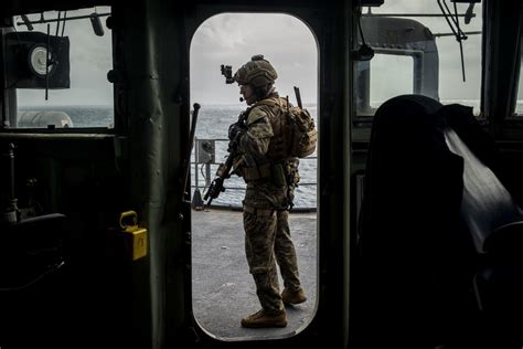 Dvids Images St Meu Force Reconnaissance Marines Execute Visit