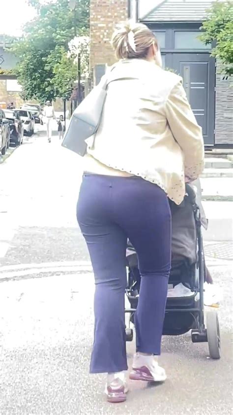 Mature Mum In Leggings 1 ThisVid