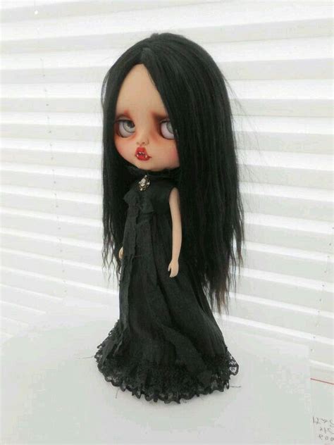 Custom Vampire Blythe