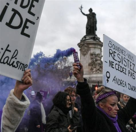 Demonstrationen Zehntausende Demonstrieren In Paris Und Rom Gegen