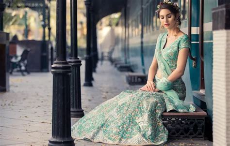 Обои girl hot sexy fashion eyes smile beautiful figure на