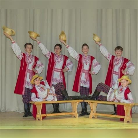Народные костюмы с белорусской символикой на пошив в Минске