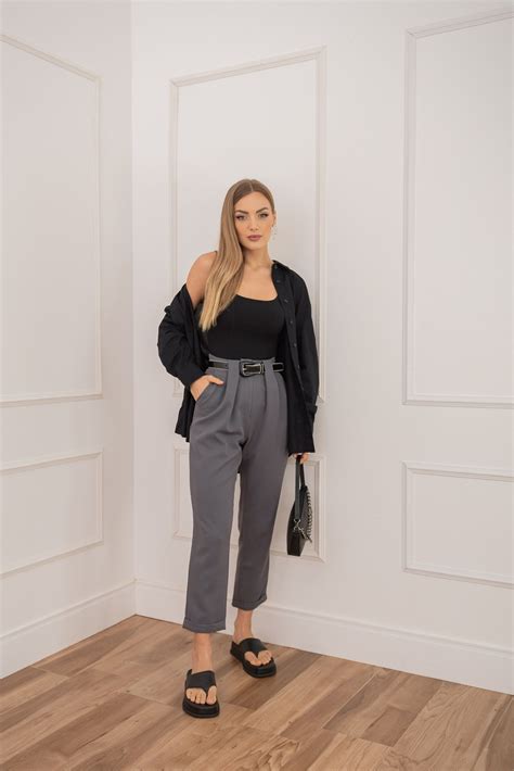Look Calça Alfaiataria Cinza - LOOK COM CALÇA EM ALFAIATARIA CINZA | Calça, Look com calça, Camisa