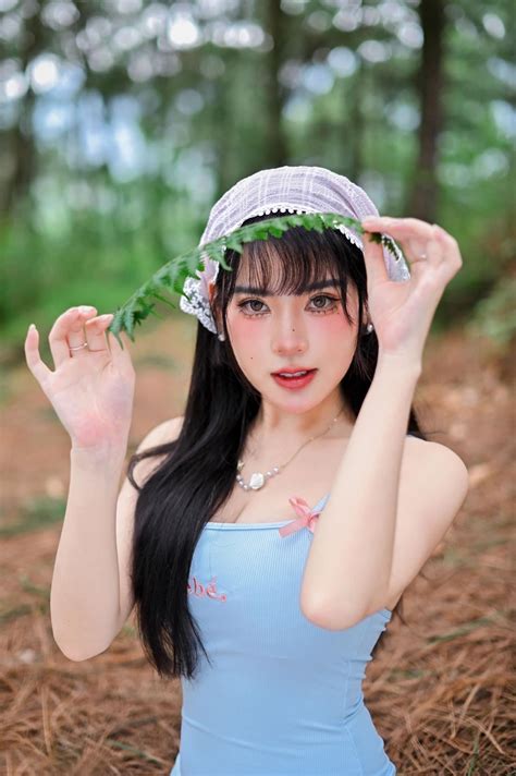 Hot girl dân tộc Nùng diện bodysuit gợi cảm trong bộ ảnh nàng Lolita giữa rừng