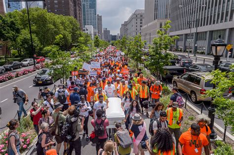 Thousands march in NYC to protest against gun violence