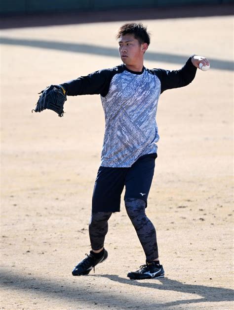 阪神3位桐敷拓馬が寒風にも涼しい顔「新潟で鍛えてきたので大丈夫」 プロ野球写真ニュース 日刊スポーツ