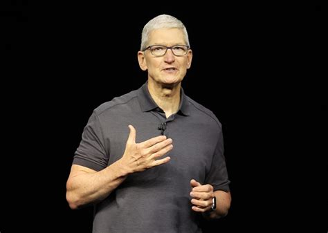 4 Fakta Dan Profil CEO Apple Tim Cook Yang Datang Ke Indonesia Apakah